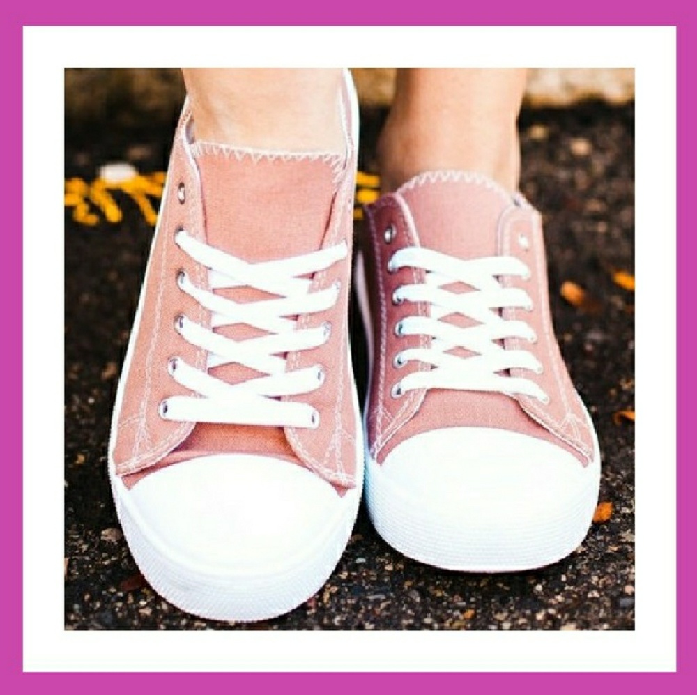 ❤ Mauve canvas lace ups!..price is firm